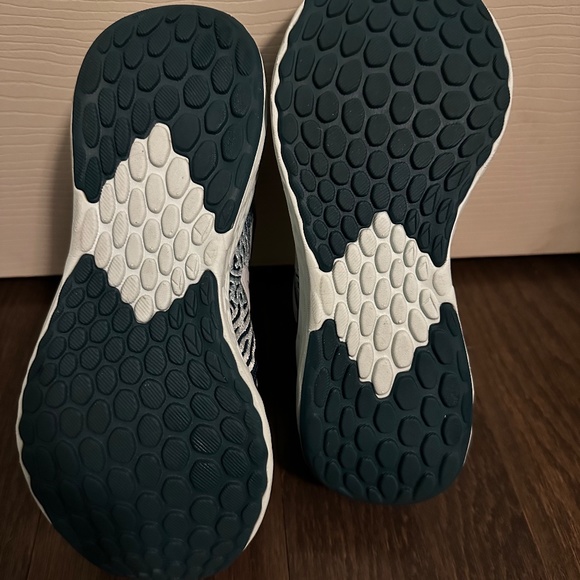 New Balance Fresh Foam X Tempo V1 Shoes - Picture 3 of 3